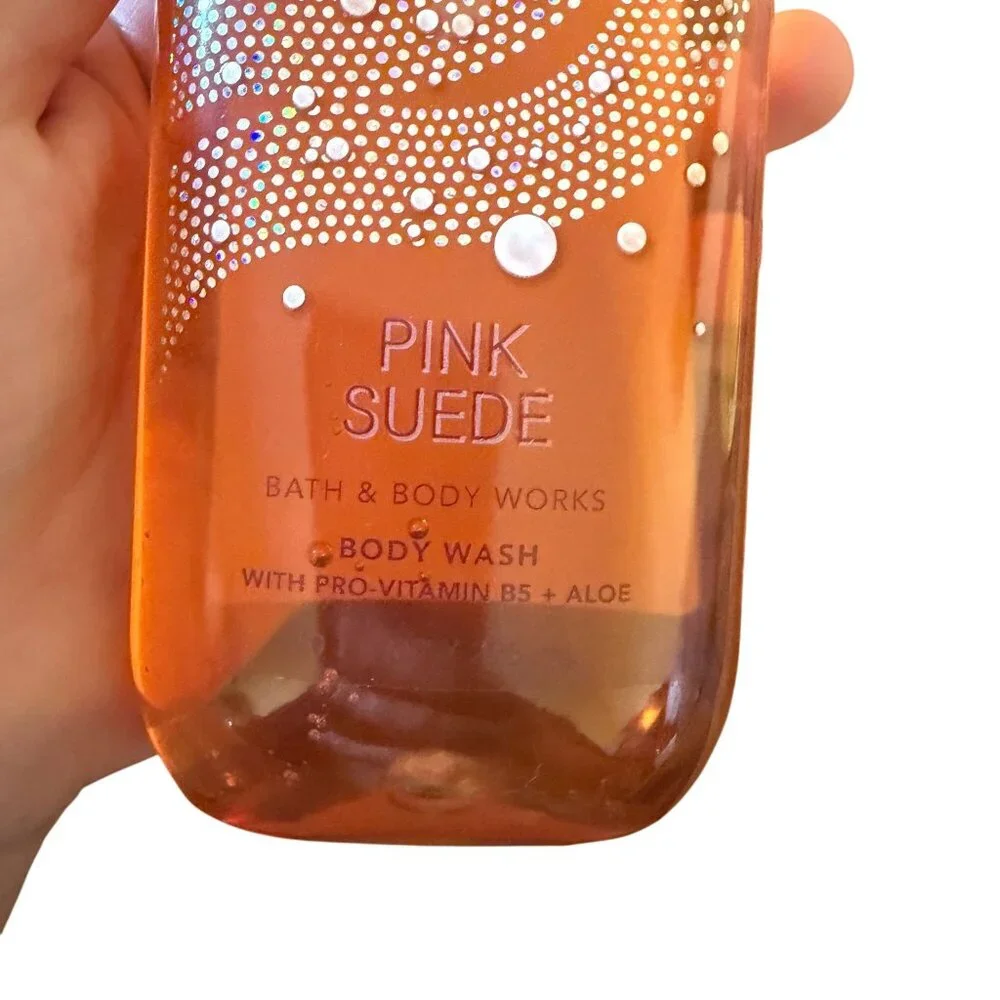 Bath and Body Works Pink‎ Suede Body Wash Gel 10 oz shower gel